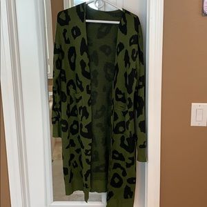 Gorgeous leopard print army green long sweater (L)